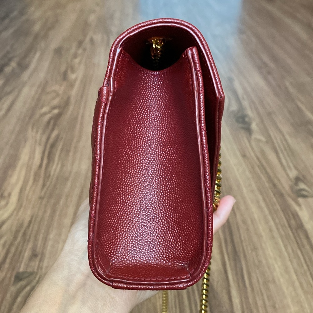 A114- 💯 % authentic Small YSL Envelope Shoulder bag - Picture 11 of 17